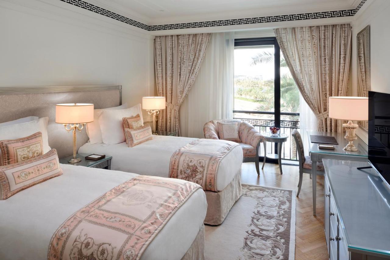 Palazzo Versace Dubai Exterior photo Deluxe room