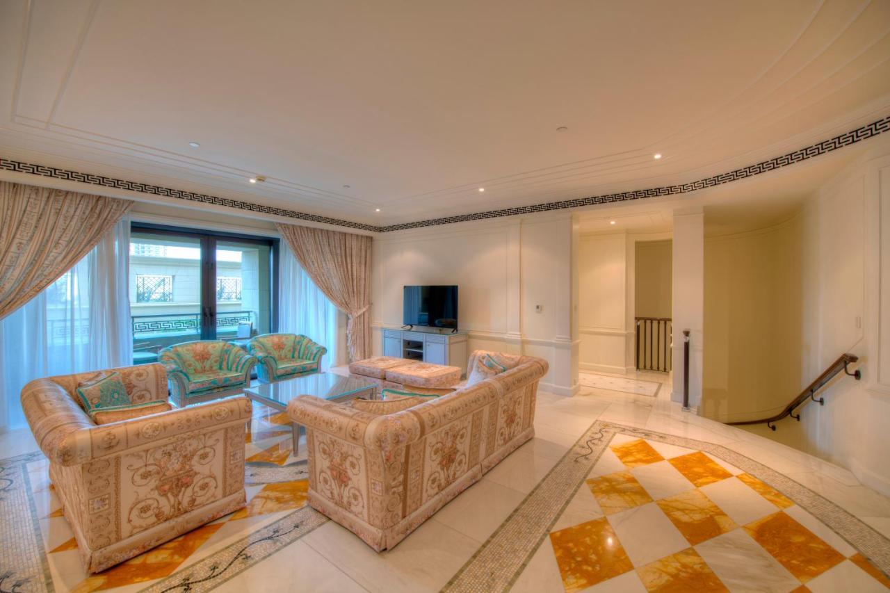 Palazzo Versace Dubai Exterior photo A living room in a suite at the Atlantis Resort